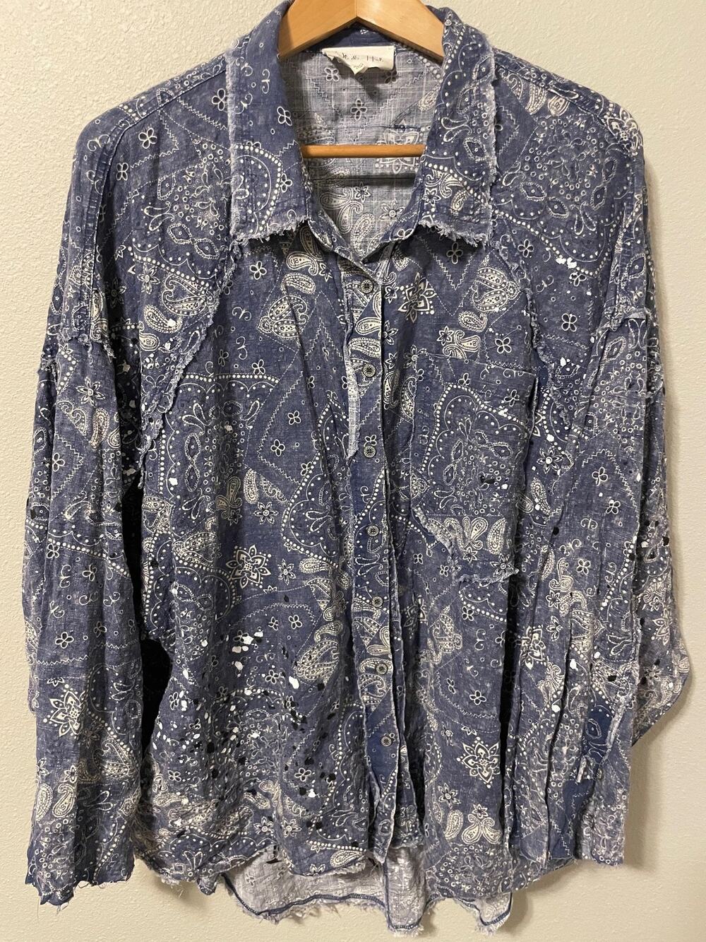 Oli & Hali Tunic Top Womens Medium Blue Paisley Sequin Button Up Artsy Boho